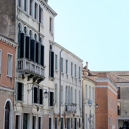 Canal Riva De Biasio Венеция Экстерьер фото